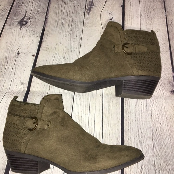 St. John’s Bay Olive Green booties - Picture 1 of 7